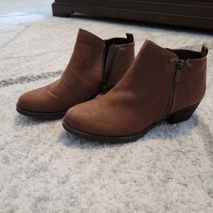 New Carlos booties